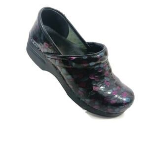 S1013 GUC $130 Dansko Clogs size 37 US 6.5/7